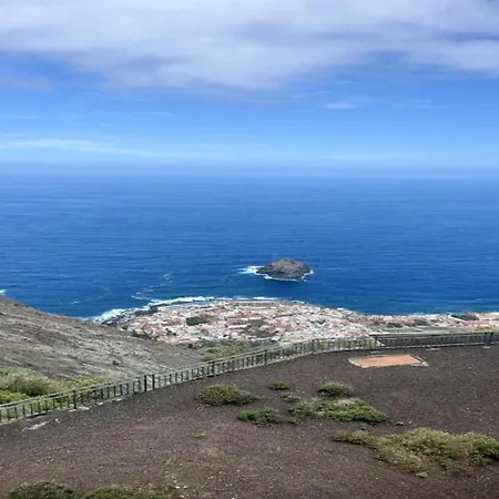 Casa de Férias In Garachico With Mountain Views