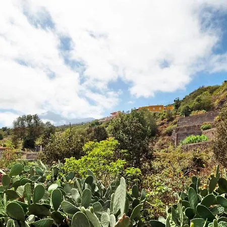 In Garachico With Mountain Views *
