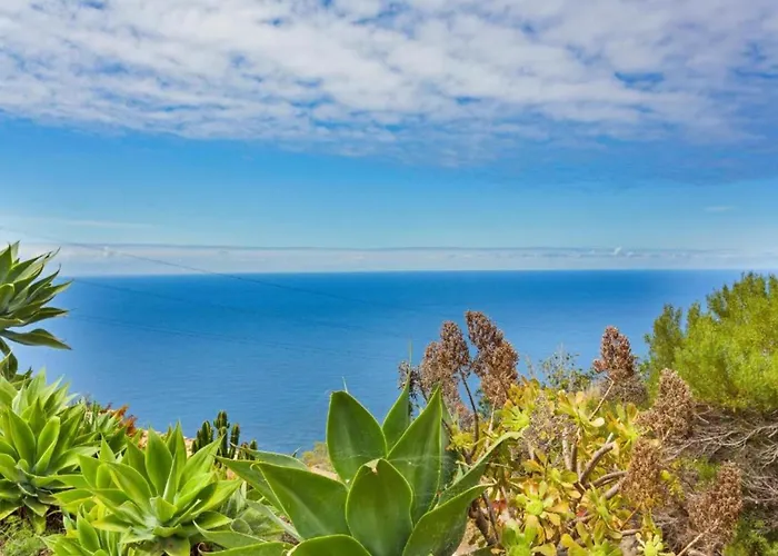 In Garachico With Mountain Views *