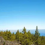 In Garachico With Mountain Views بيت للعطل