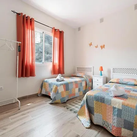 بيت للعطل In Garachico With Mountain Views *
