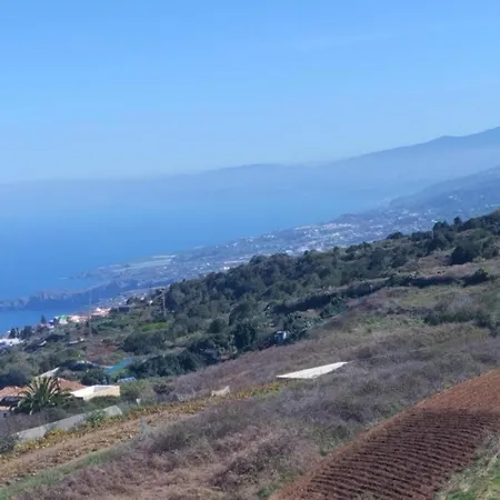 In Garachico With Mountain Views بيت للعطل